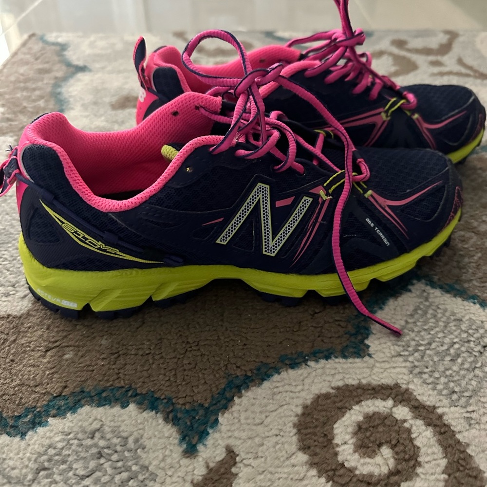 New Balance 610v2 tennis shoes
